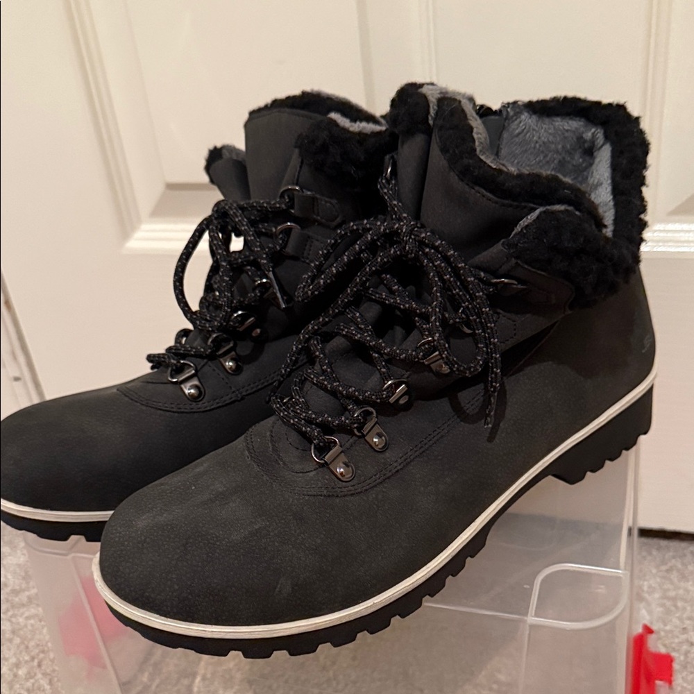 JBU Black Winter Boots with Faux Fur Trim